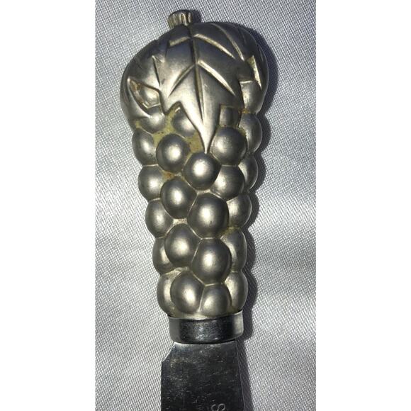 Cheese Spreader Pewter Grapes Handle - Picture 2 of 4